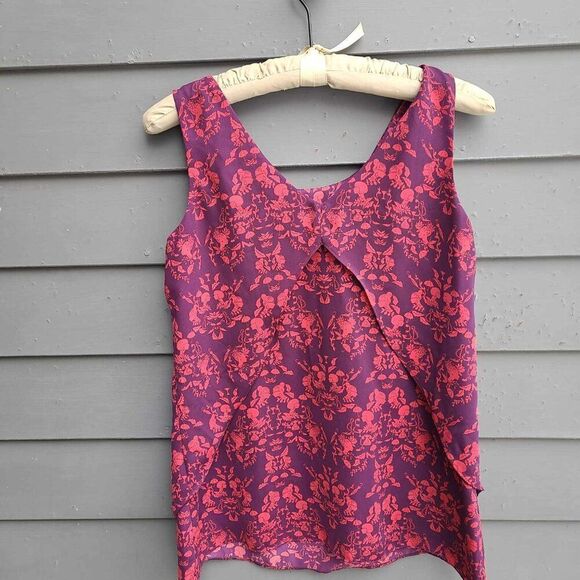 Cabi Cameo Maron Layer Split Back Top size Small - Picture 4 of 8